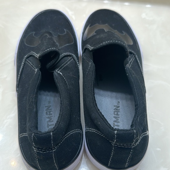 Official DC Comics Batman sneakers size 8 - Picture 3 of 6